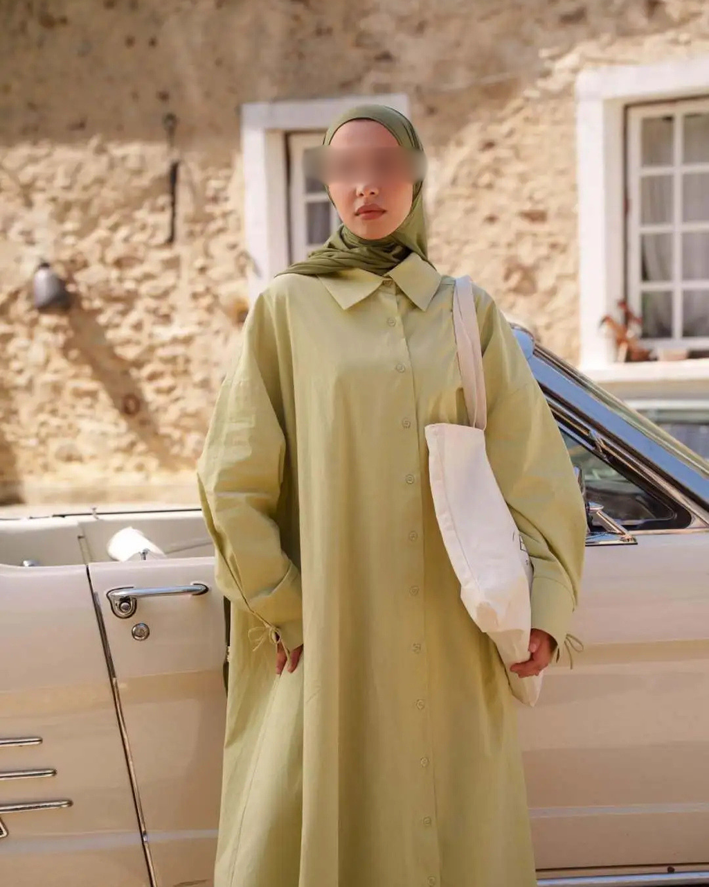 Losvallende maxi-jurk met knoopsluiting