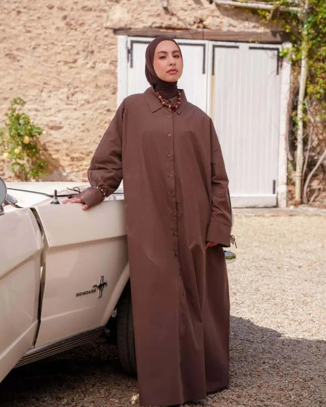 Losvallende maxi-jurk met knoopsluiting