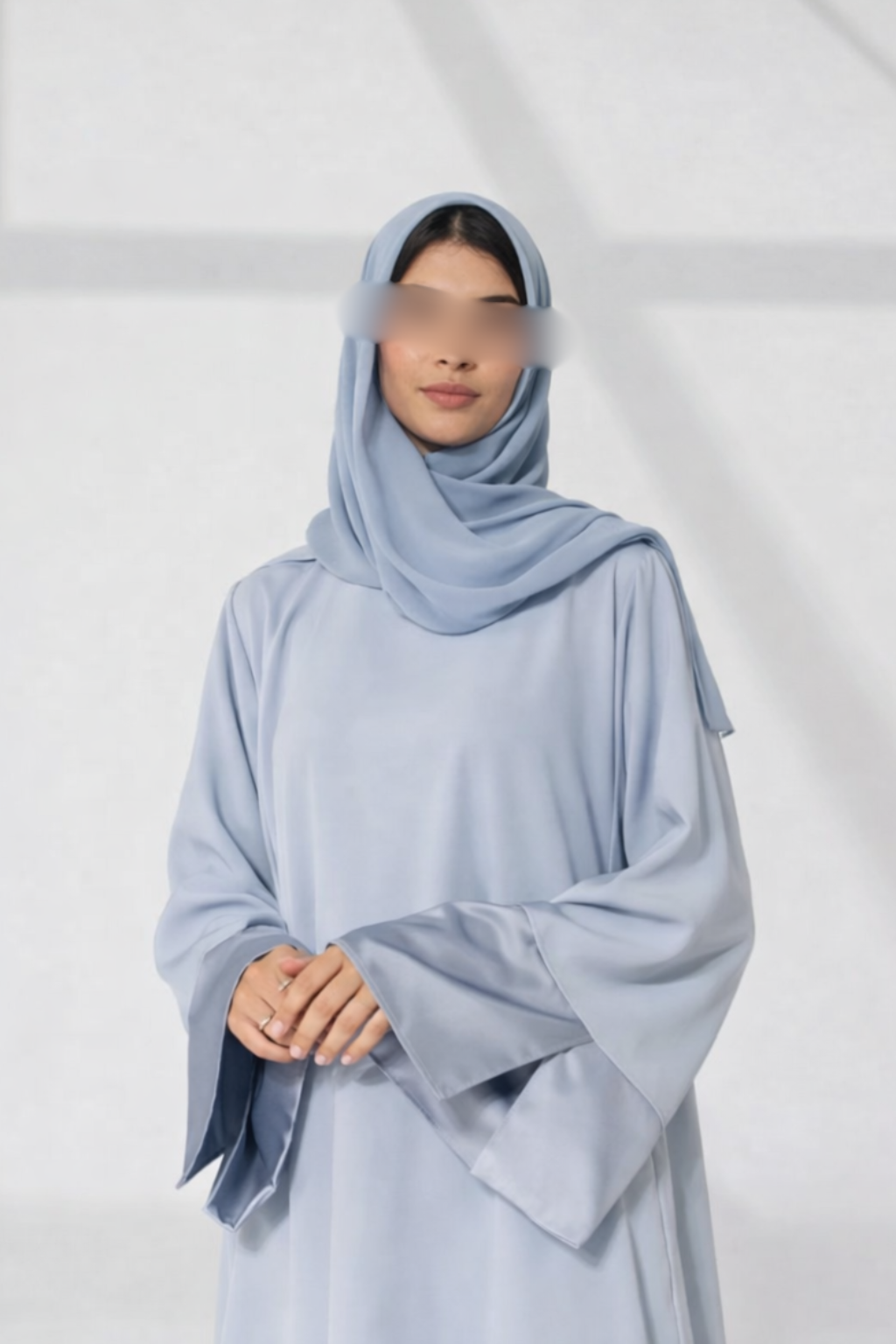 Elegante Dusty Baby Blauwe Set met Wijde Mouwen & Satijnen Details