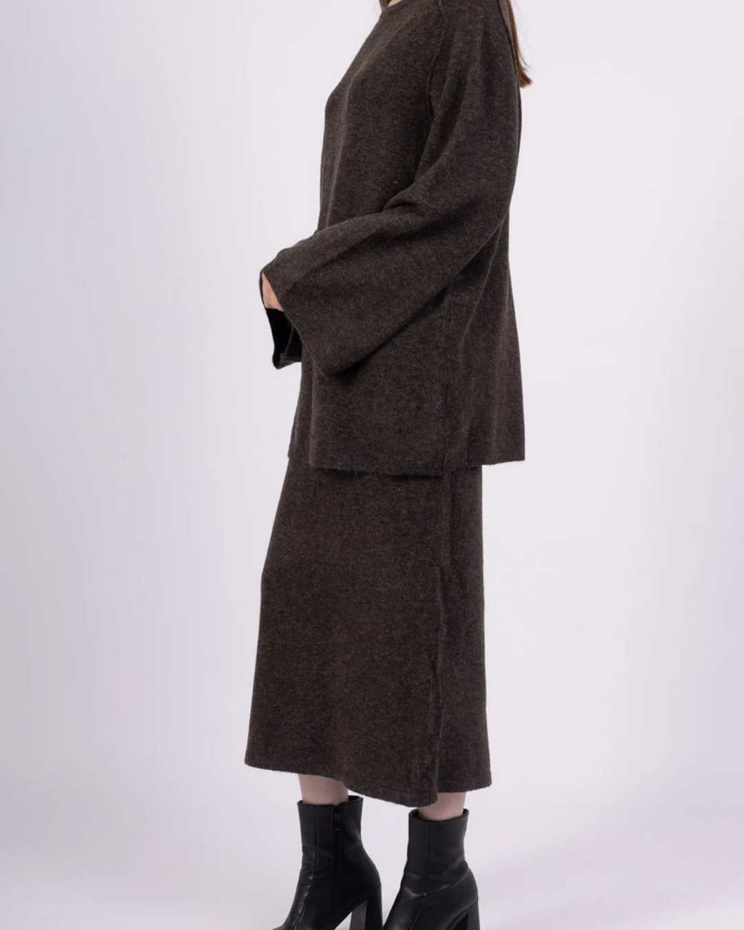 Geribde Knit Set – Oversized Trui & Lange Rok