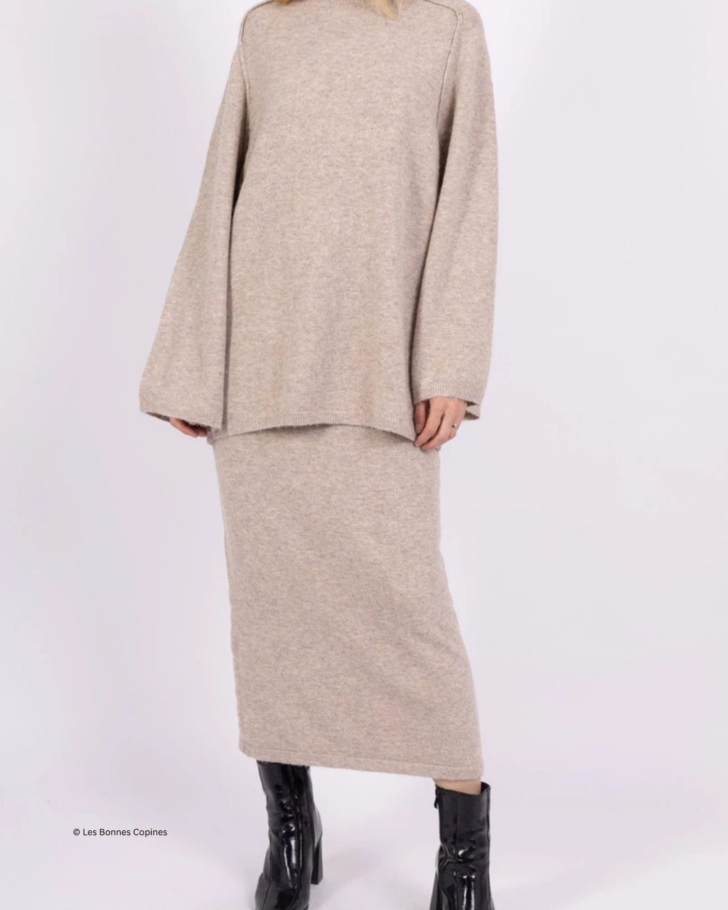 Geribde Knit Set – Oversized Trui & Lange Rok