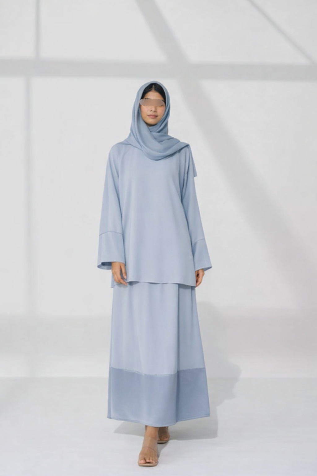 Elegante Dusty Baby Blauwe Set met Wijde Mouwen & Satijnen Details